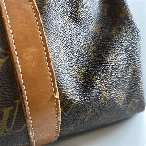 Very Good Condition Authentic Louis Vuitton Monogram French 